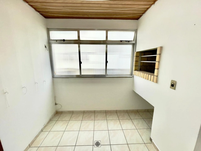 Apartamento poucos metros do mar junto a Praça: 18ª foto da galeria de imagens do imóvel