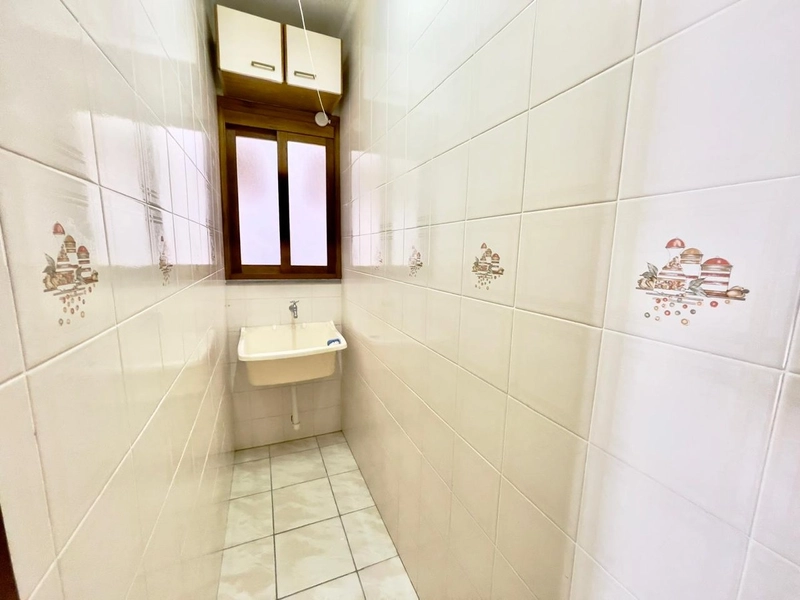 Apartamento poucos metros do mar junto a Praça: 15ª foto da galeria de imagens do imóvel