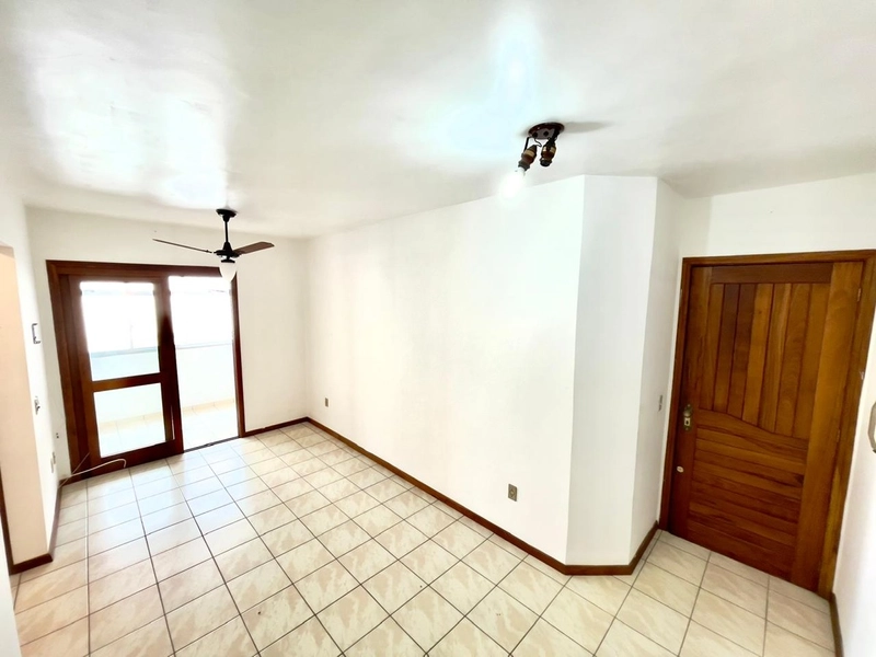 Apartamento poucos metros do mar junto a Praça: 14ª foto da galeria de imagens do imóvel