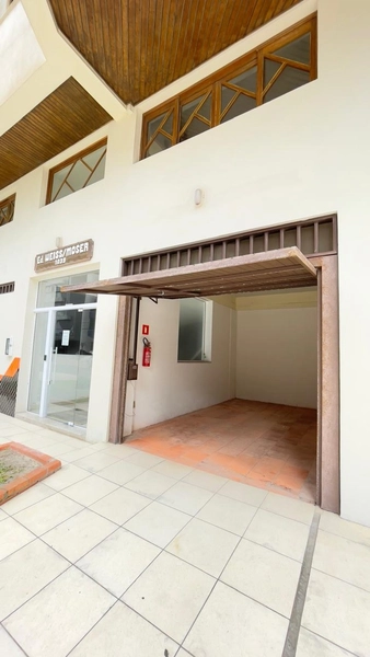 Apartamento poucos metros do mar junto a Praça: 26ª foto da galeria de imagens do imóvel