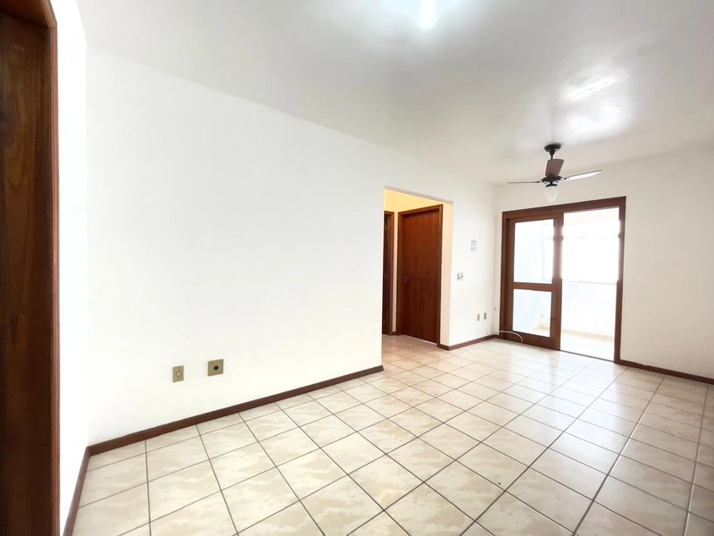 Apartamento poucos metros do mar junto a Praça: 13ª foto da galeria de imagens do imóvel