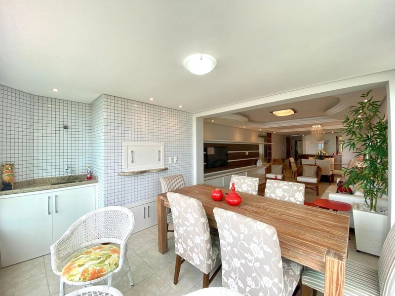 ESPETACULAR VISTA PARA O MAR! SACADA DE FRENTE,  MOBILIASDOE DECORADO!: 9ª foto da galeria de imagens do imóvel