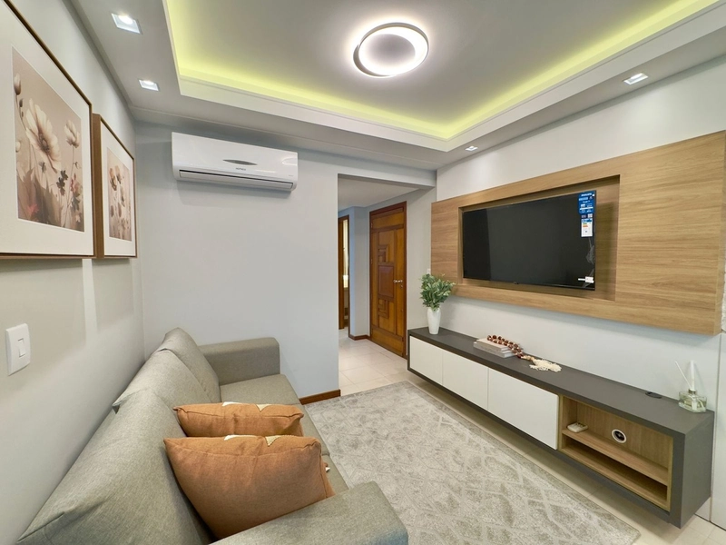 Prédio de frente para Praça Luiz Bassani, pé na areia da praia !!!!: 5ª foto da galeria de imagens do imóvel