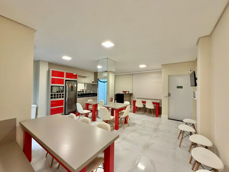APARTAMENTO À VENDA