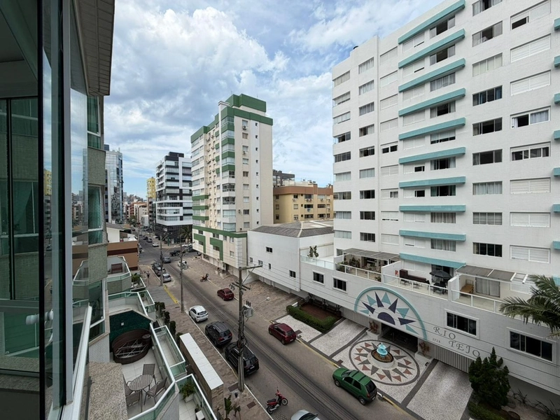 JUNTO A PRAÇA LUIZ BASSANI, POUCOS METROS DO MAR, DE FRENTE !!!!!: 9ª foto da galeria de imagens do imóvel