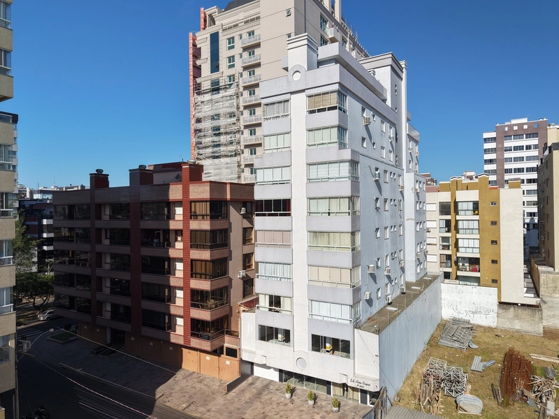 OPORTUNIDADE NO CENTRO! MOBILIADO E DECORADO! 3 DORMITÓRIO!