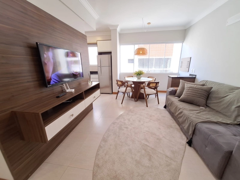 Excelente apartamento junto a Praça da Flávio Boinoviski