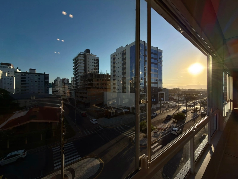 APARTAMENTO FRENTE AVENIDA E VISTA MAR: 7ª foto da galeria de imagens do imóvel