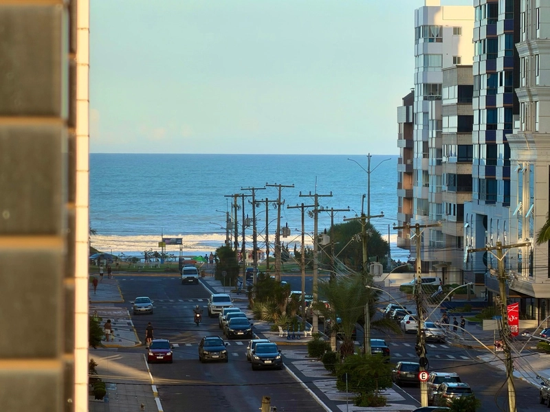 APARTAMENTO FRENTE AVENIDA E VISTA MAR: 2ª foto da galeria de imagens do imóvel
