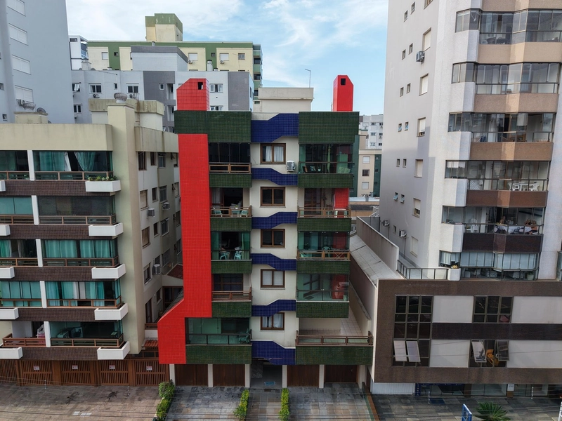 AMPLO APARTAMENTO FRENTE AVENIDA À VENDA: 2ª foto da galeria de imagens do imóvel