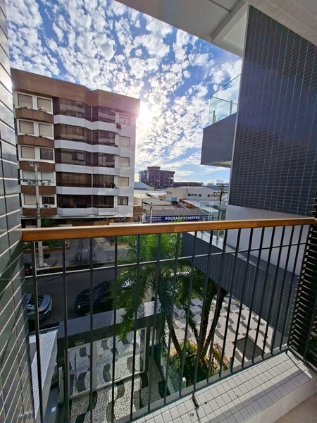 ALTO PADRÃO! APTO. DE FRENTE COM VISTA, SACADA, ROOFTOP COM INFRA!: 3ª foto da galeria de imagens do imóvel