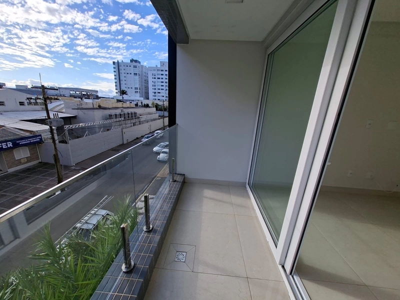 ALTO PADRÃO! APTO. DE FRENTE COM VISTA, SACADA, ROOFTOP COM INFRA!: 5ª foto da galeria de imagens do imóvel