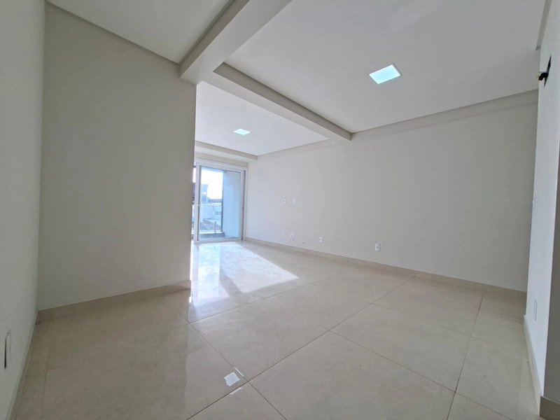 ALTO PADRÃO! APTO. DE FRENTE COM VISTA, SACADA, ROOFTOP COM INFRA!: 6ª foto da galeria de imagens do imóvel