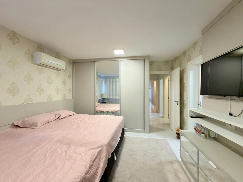 APARTAMENTO GRANDE PERTINHO DO MAR! PRÉDIO COM INFRA!: 18ª foto da galeria de imagens do imóvel