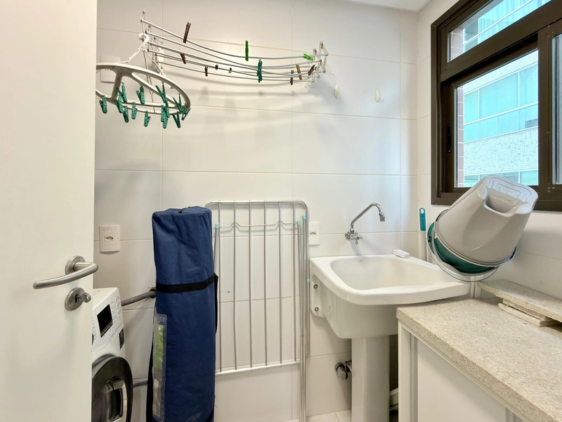 APARTAMENTO GRANDE PERTINHO DO MAR! PRÉDIO COM INFRA!: 11ª foto da galeria de imagens do imóvel