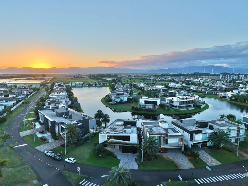 Sobrado de luxo, Beira Lago no Condomínio Enseada Lagos de Xangri-Lá!: 3ª foto da galeria de imagens do imóvel