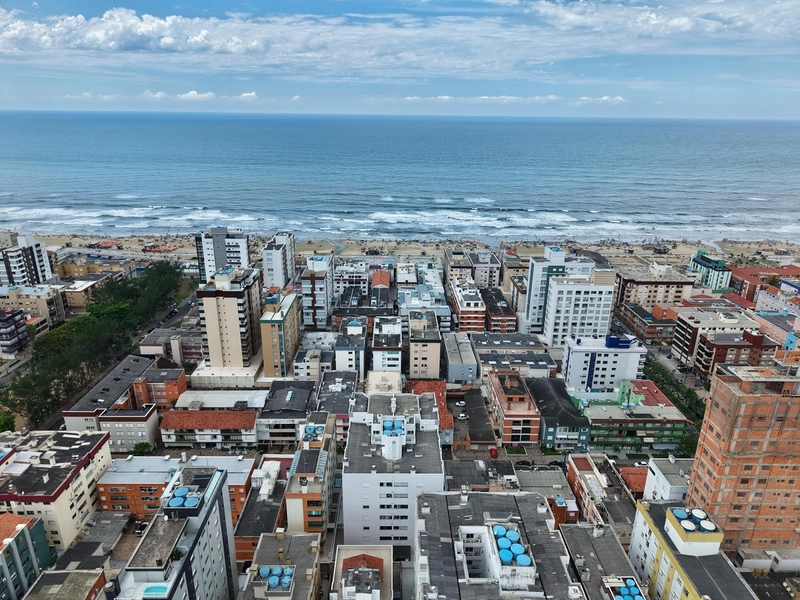 APARTAMENTO ESPAÇOSO,  ANDAR ALTO COM VISTA DO MAR.: 2ª foto da galeria de imagens do imóvel