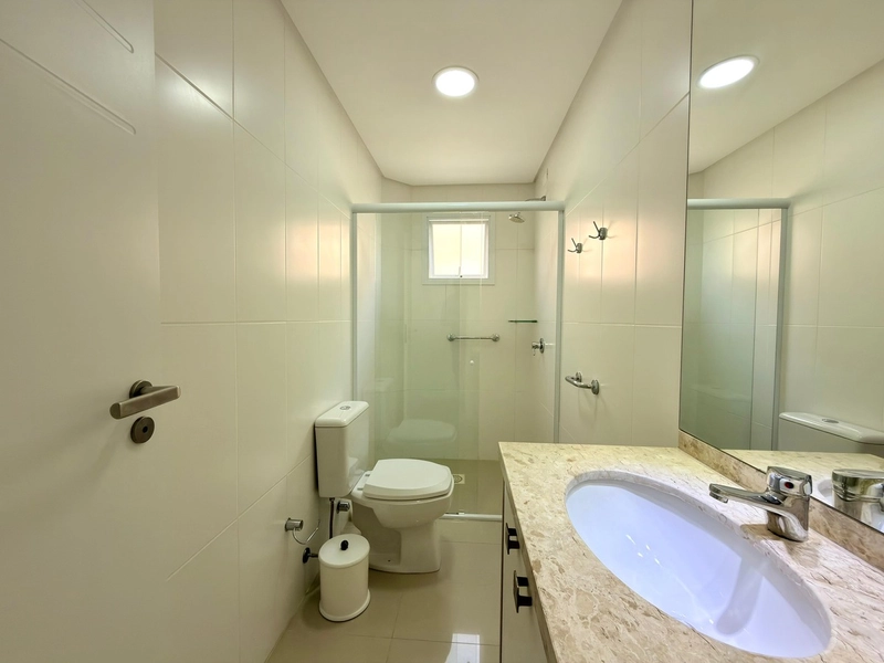 APARTAMENTO ESPAÇOSO,  ANDAR ALTO COM VISTA DO MAR.: 15ª foto da galeria de imagens do imóvel