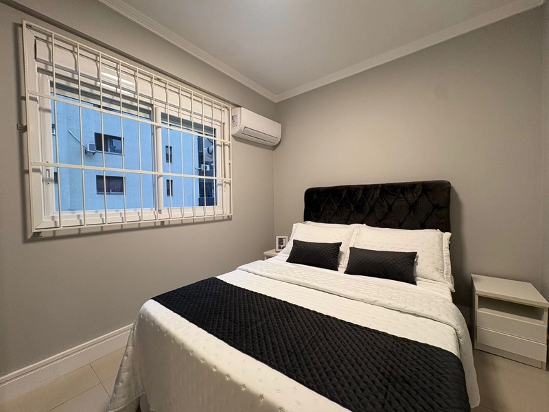 60X..NO CORAÇÃO DE CAPÃO! MOBILIADO E DECORADO, DE FRENTE COM SACADA,: 6ª foto da galeria de imagens do imóvel