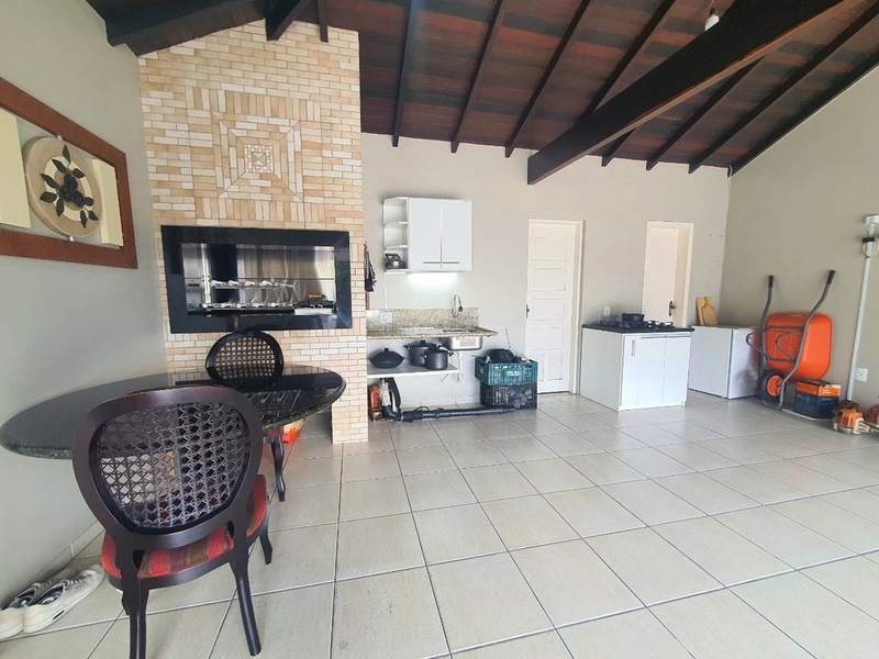 CASA ESPETACULAR TÉRREA, COM PISCINA, PÁTIO, BEM LOCALIZADA!: 8ª foto da galeria de imagens do imóvel