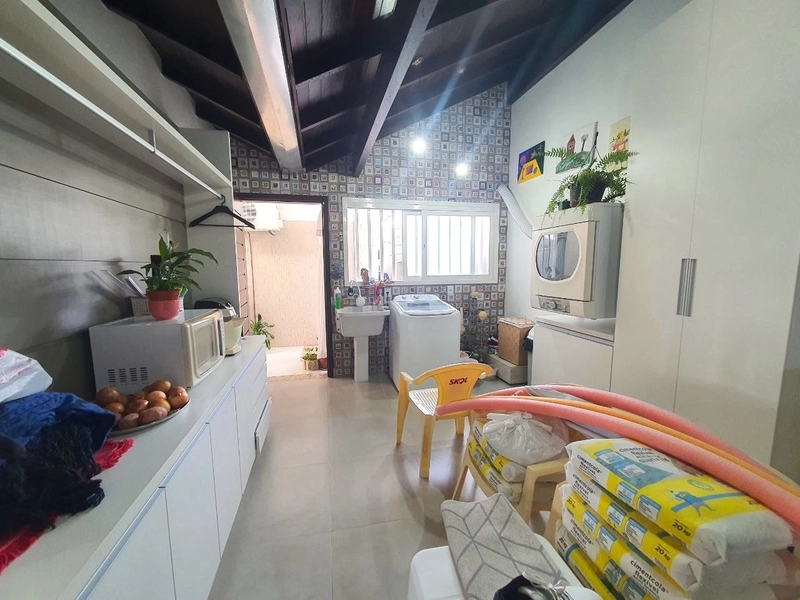 CASA ESPETACULAR TÉRREA, COM PISCINA, PÁTIO, BEM LOCALIZADA!: 11ª foto da galeria de imagens do imóvel