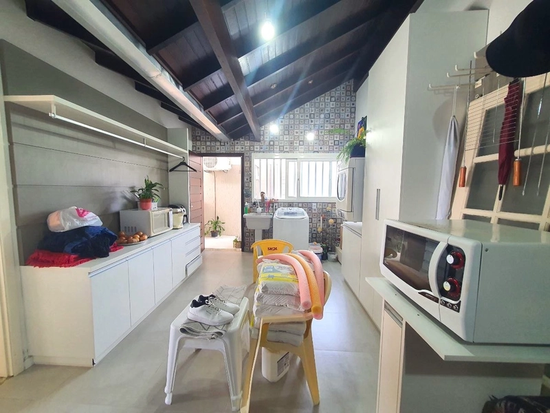 CASA ESPETACULAR TÉRREA, COM PISCINA, PÁTIO, BEM LOCALIZADA!: 9ª foto da galeria de imagens do imóvel