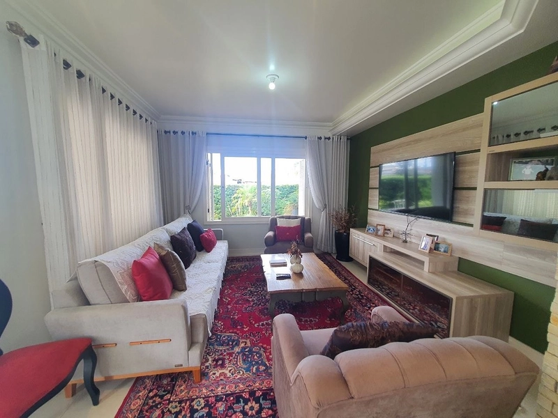 CASA ESPETACULAR TÉRREA, COM PISCINA, PÁTIO, BEM LOCALIZADA!: 5ª foto da galeria de imagens do imóvel