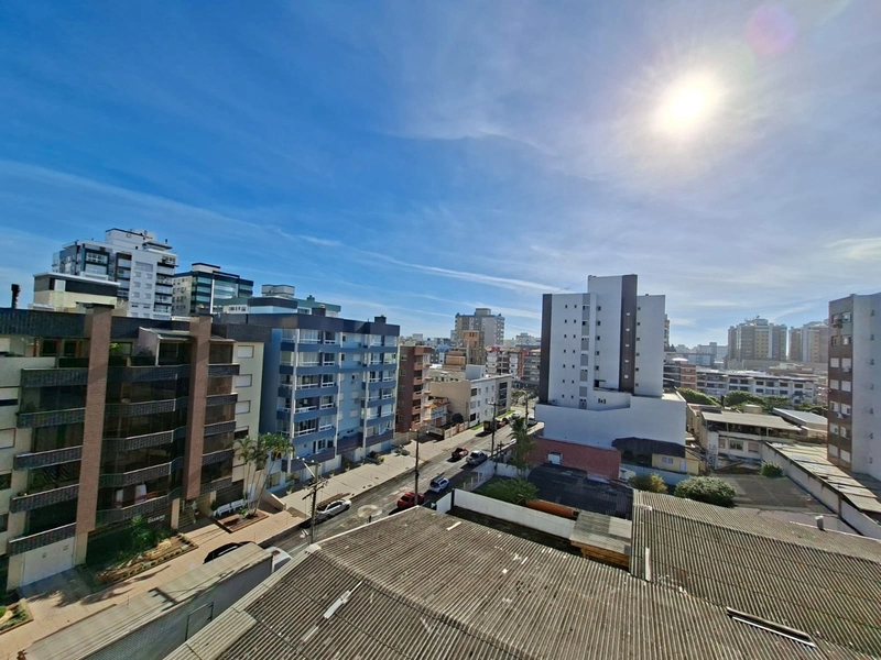 No centro da cidade, sacada com churrasqueira com vista !!!: 3ª foto da galeria de imagens do imóvel