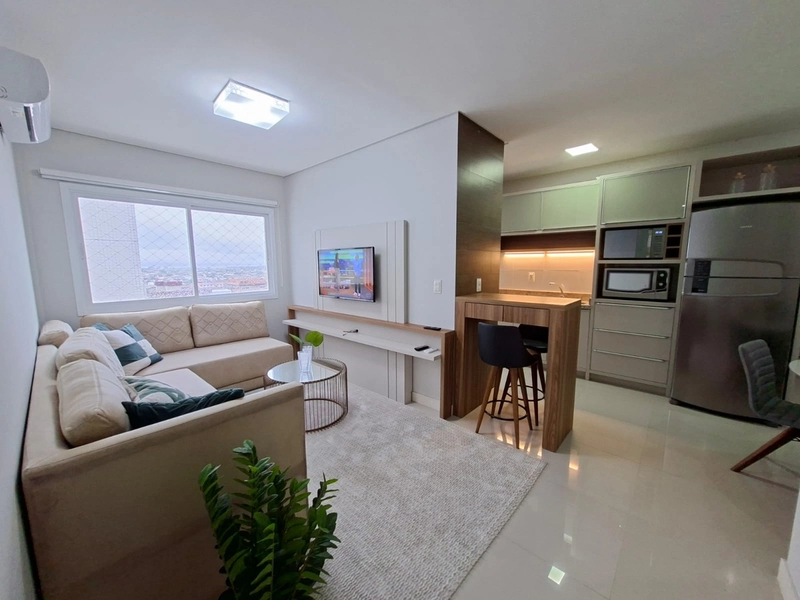 Amplo apartamento no centro da cidade, vista liberada