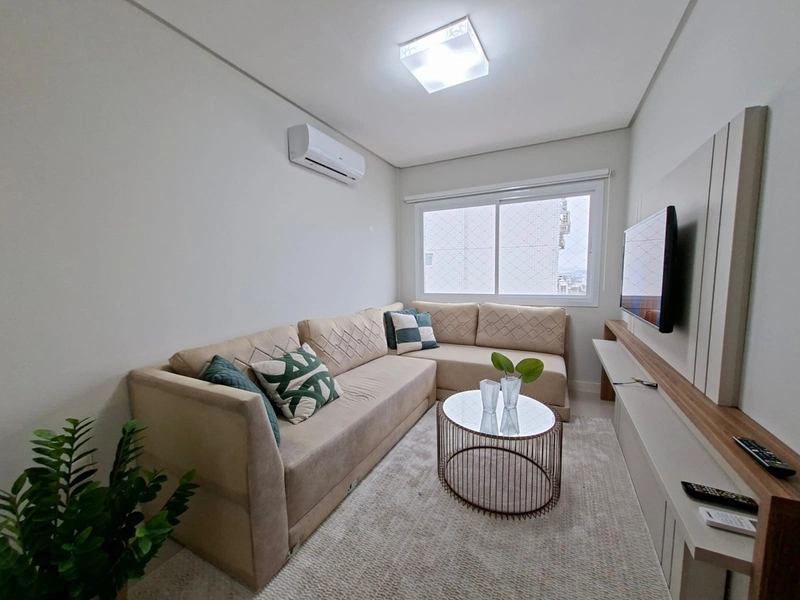 Amplo apartamento no centro da cidade, vista liberada: 10ª foto da galeria de imagens do imóvel