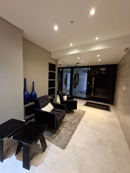 Amplo apartamento no centro da cidade, vista liberada: 5ª foto da galeria de imagens do imóvel