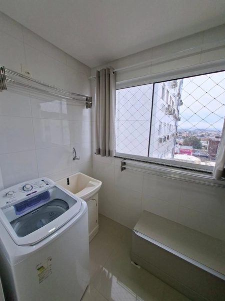 Amplo apartamento no centro da cidade, vista liberada: 13ª foto da galeria de imagens do imóvel