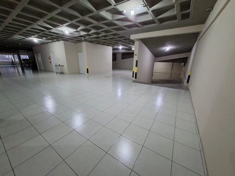 Amplo apartamento no centro da cidade, vista liberada: 26ª foto da galeria de imagens do imóvel