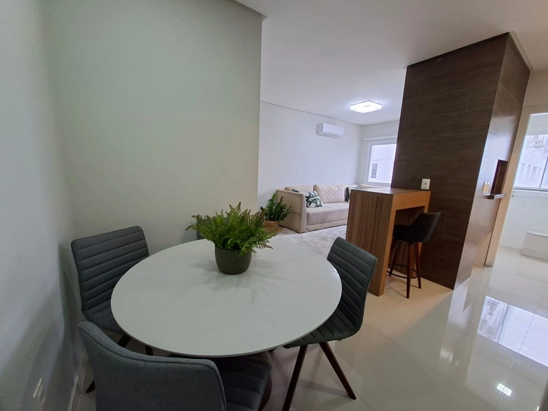 Amplo apartamento no centro da cidade, vista liberada: 6ª foto da galeria de imagens do imóvel