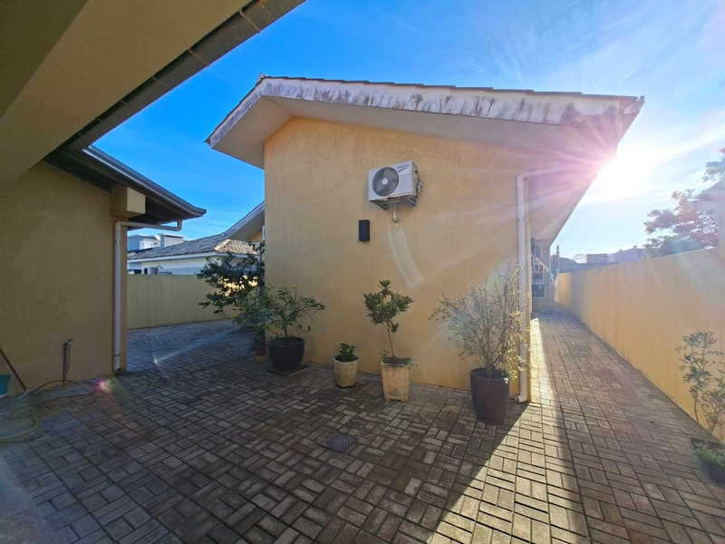 CASA TÉRREA EM ALVENARIA, TERRENO INTEIRO, CLIMATIZADA, ÁGUA QUENTE,: 9ª foto da galeria de imagens do imóvel