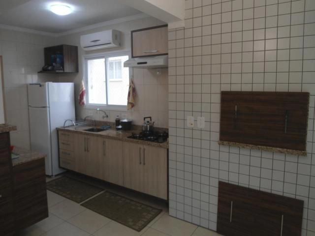 OPORTUNIDADE! APTO DE FRENTE COM SACADA, GARAGEM, ELEVADOR!MOBILIADO!: 3ª foto da galeria de imagens do imóvel