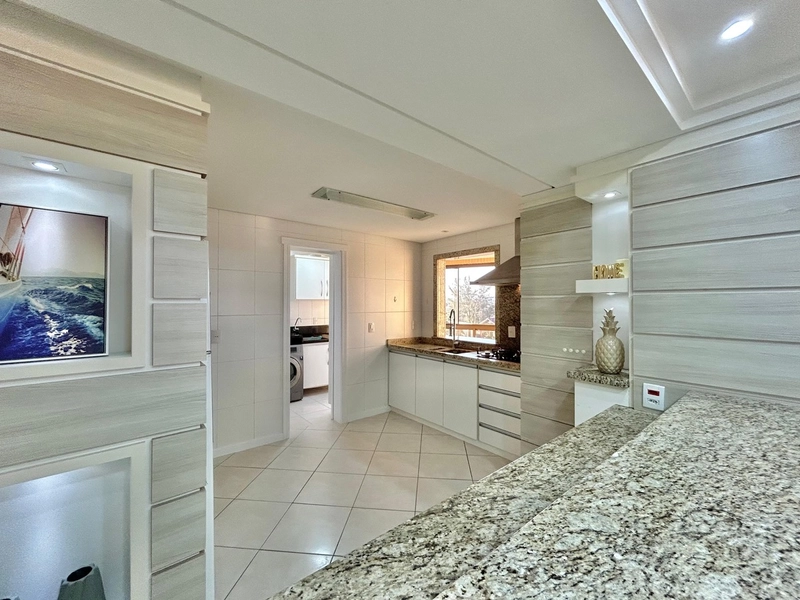 BEIRA MAR! AMPLO APARTAMENTO, 3 DORMITÓRIOS, SUÍTE! VEJA...: 10ª foto da galeria de imagens do imóvel