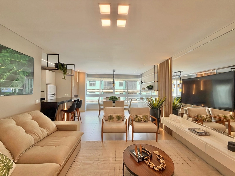 Mobiliado e Decorado na Av.Ararigboia junto a todos os recursos.