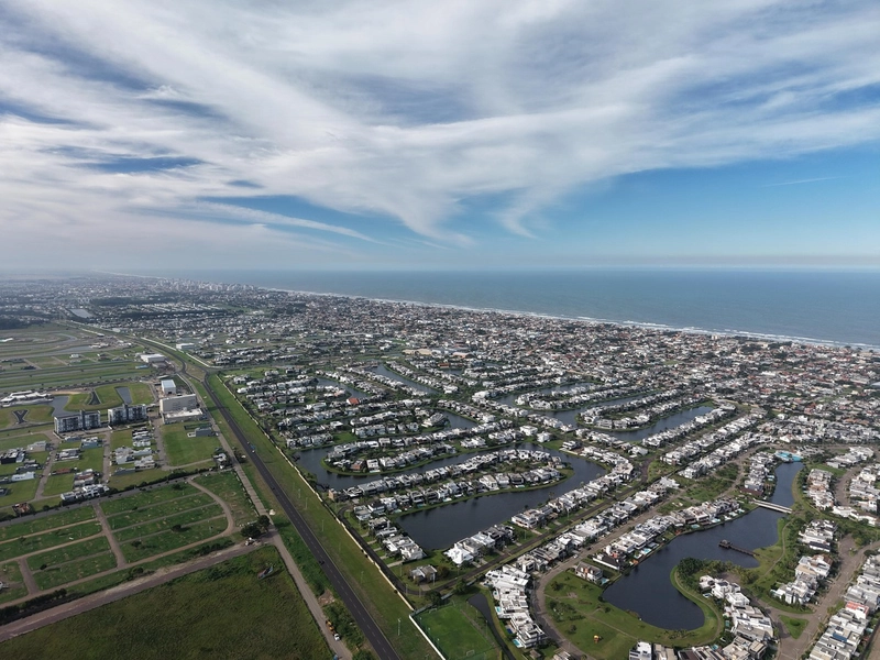 CONDOMÍNIO ENSEADA SOBRADO À VENDA BEIRA LAGO: 3ª foto da galeria de imagens do imóvel