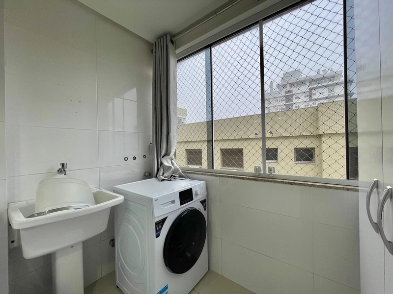CENTRO, DE FRENTE COM SACADA, AMPLO 2 DORMT. MOBILIADO E DECORADO: 12ª foto da galeria de imagens do imóvel