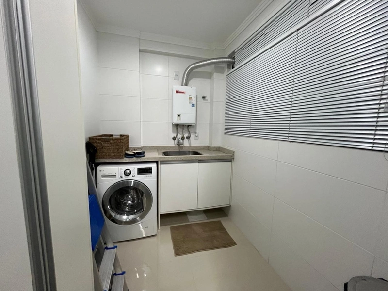 NAVEGANTES! 1 QUADRA DO MAR! JUNTO A PRAÇA BASSANI! APTO COM TERRAÇO: 2ª foto da galeria de imagens do imóvel