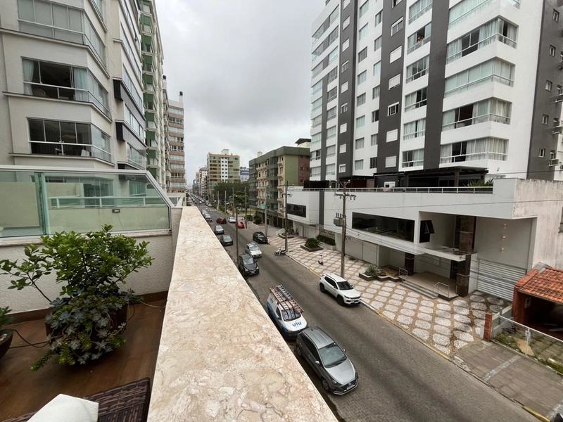 NAVEGANTES! 1 QUADRA DO MAR! JUNTO A PRAÇA BASSANI! APTO COM TERRAÇO: 3ª foto da galeria de imagens do imóvel