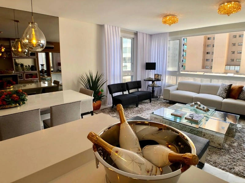 Apartamento Exclusivo na Praça Bassani, 1 p/ Andar! 4 Dormitórios!: 2ª foto da galeria de imagens do imóvel