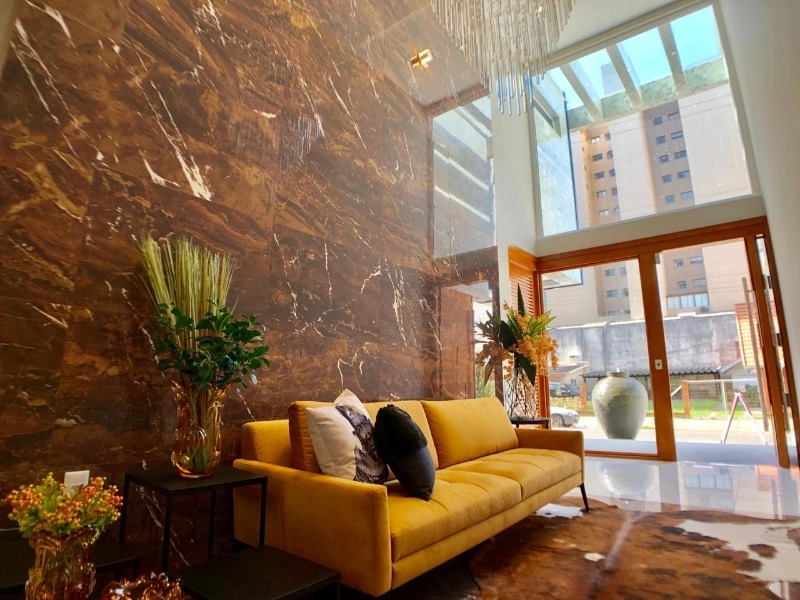 Apartamento Exclusivo na Praça Bassani, 1 p/ Andar! 4 Dormitórios!