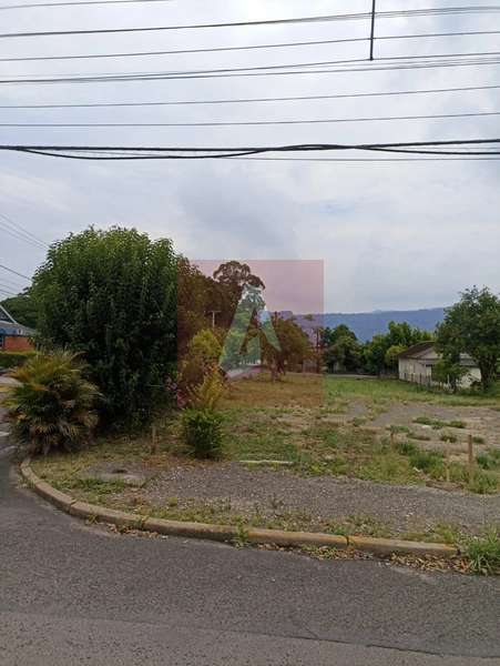 Terreno de esquina: 1ª foto da galeria de imagens do imóvel