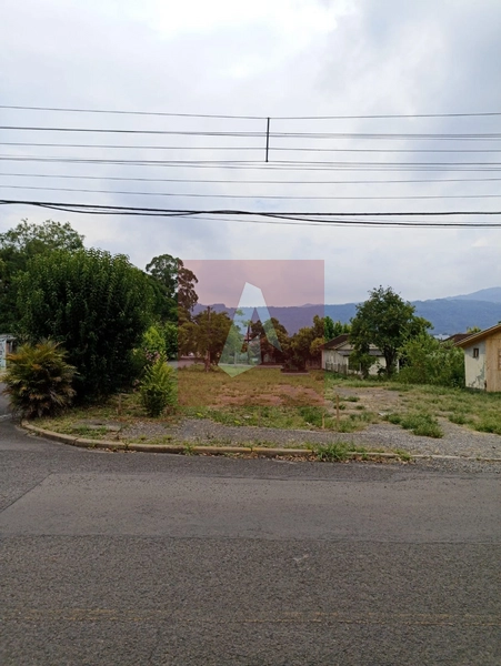 Terreno de esquina: 3ª foto da galeria de imagens do imóvel