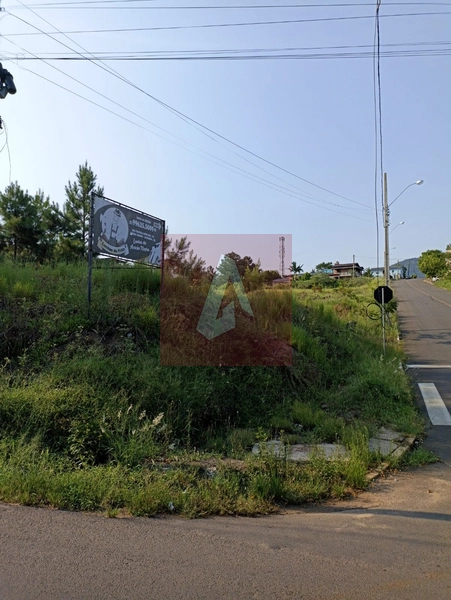 Terreno de esquina: 2ª foto da galeria de imagens do imóvel