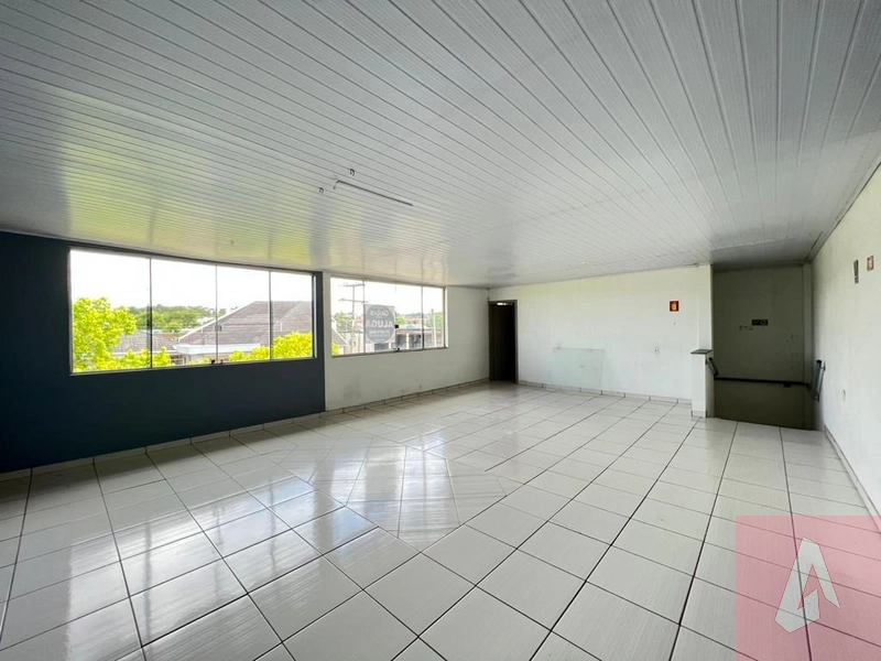 Prédio comercial em ótimo estado: 10ª foto da galeria de imagens do imóvel