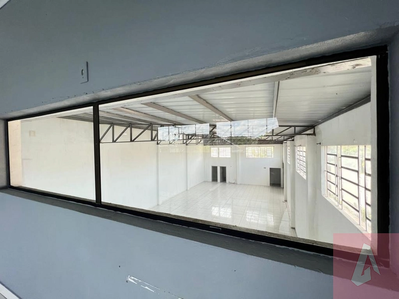 Prédio comercial em ótimo estado: 9ª foto da galeria de imagens do imóvel