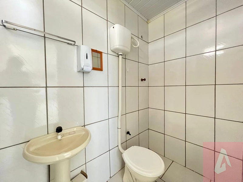 Prédio comercial em ótimo estado: 11ª foto da galeria de imagens do imóvel